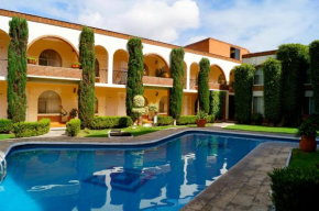 Отель Hotel & Suites Villa del Sol  Морелия